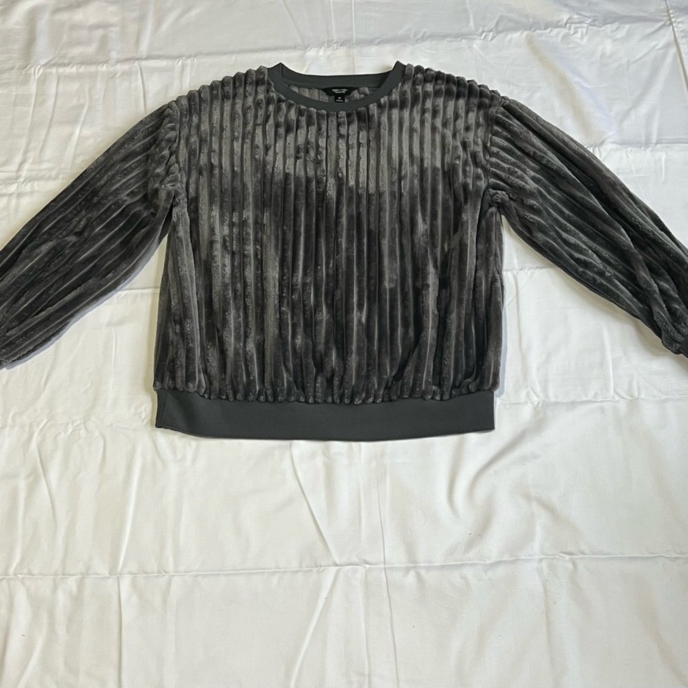 Gray Ribbed Velvet Sweater - Picture 2 of 4